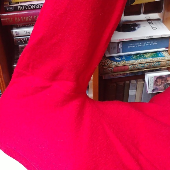 EXPRESS Cropped Twist-Front Sweater 👀🔥 - Picture 4 of 11